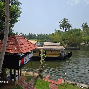 chilanka-lake-side-resort.hotels-alappuzha.com/